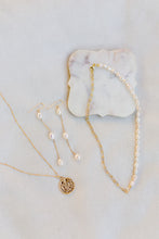 Load image into Gallery viewer, Genovia