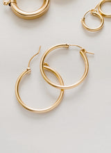 Load image into Gallery viewer, Hepburn Earrings

